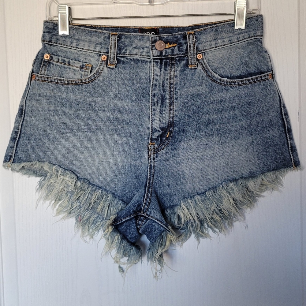 BDG Urban Outfitters High Rise Cheeky Frayed Hem Size: 28